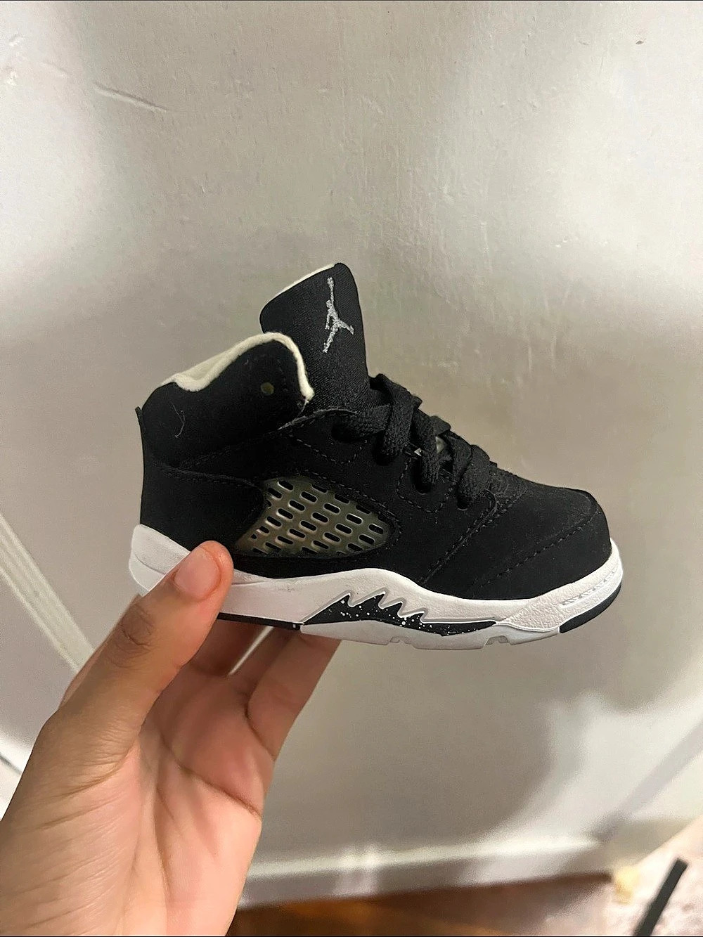 Jordan 5 Retro High-Top Sneakers Black & White Baby US 5C